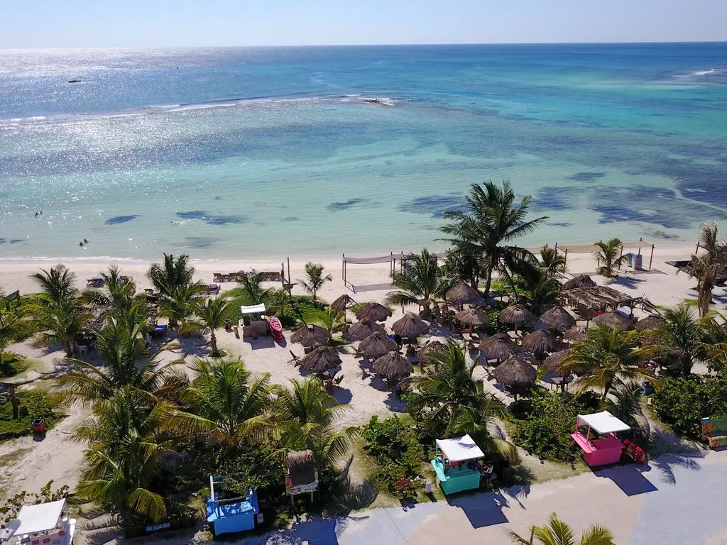 mahahual playa virgen en cancun quintana roo